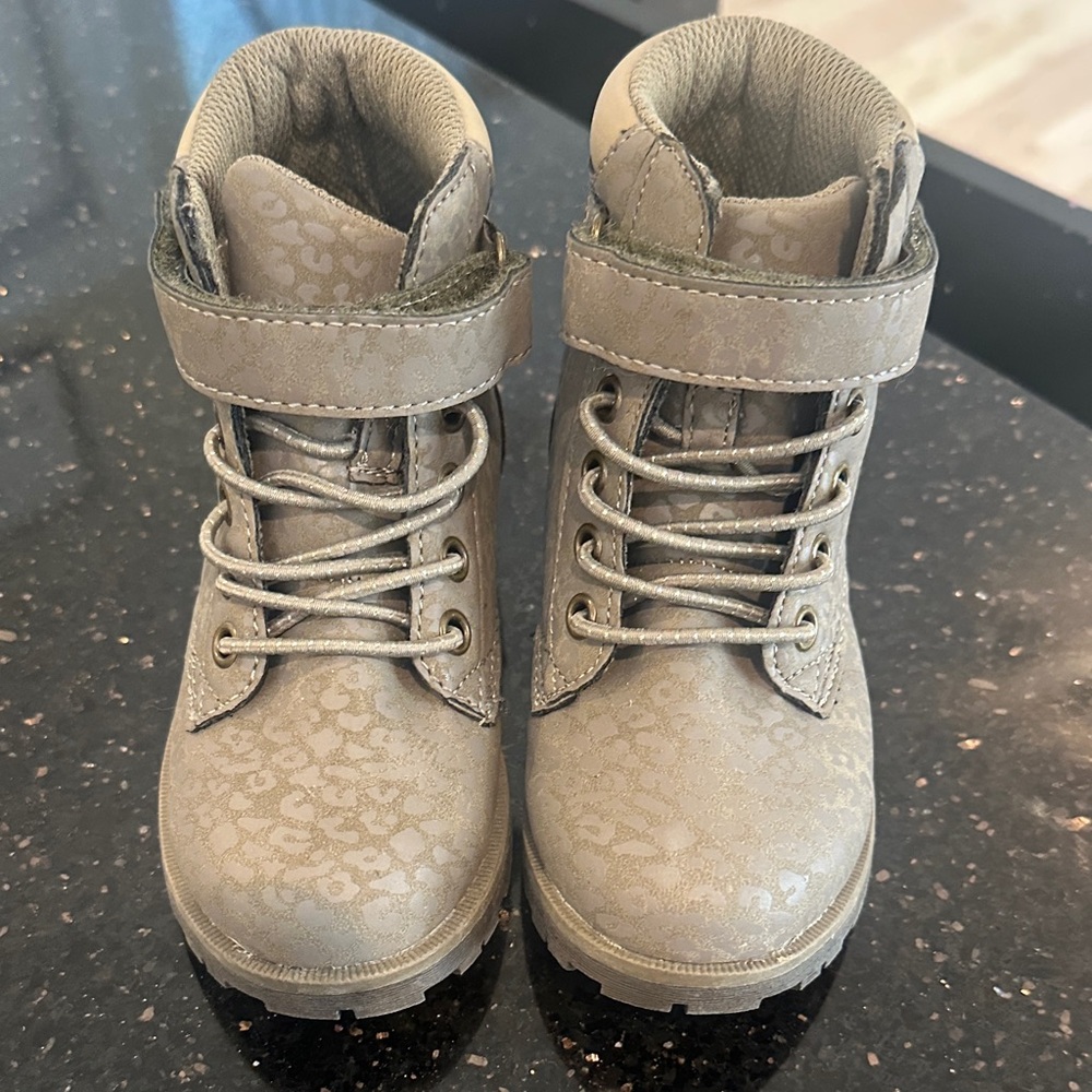 Stylish Kids Boots in Gray
